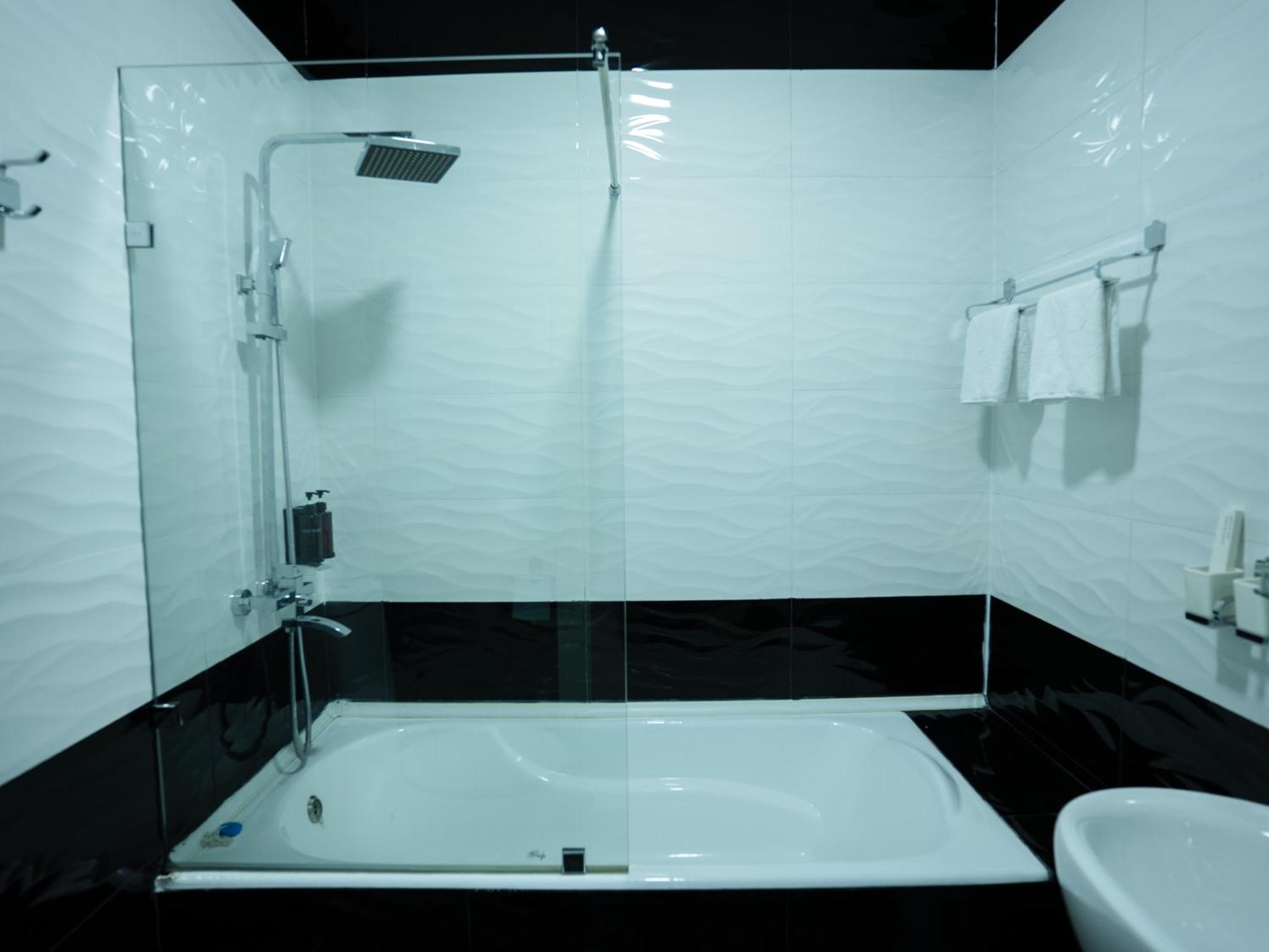 Avant Wellness Hotel Pool&Spa, Free Airport Shuttle Service Ташкент Екстер'єр фото